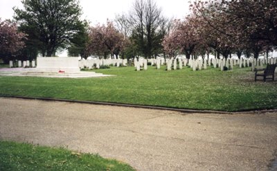 Commonwealth War Graves Scartho Road Cemetery