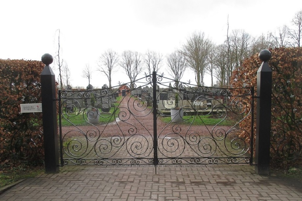 Dutch War Graves Municipal Cemetery Loppersum #5