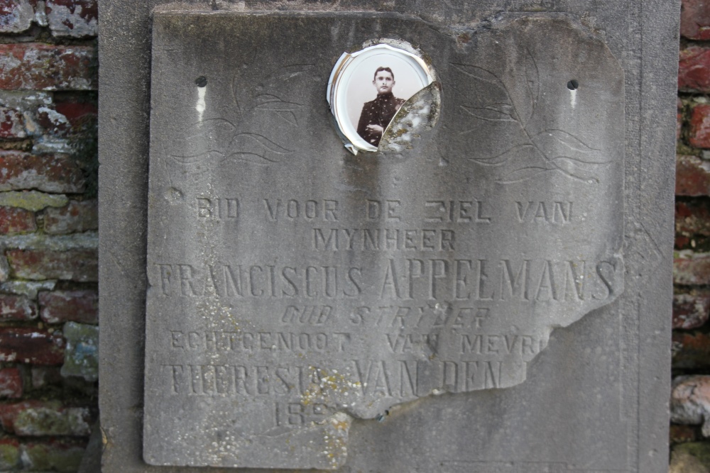 Belgian Graves Veterans Onze-Lieve-Vrouw-Lombeek #3