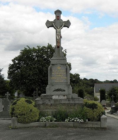 War Memorial Gennes-sur-Seiche #1