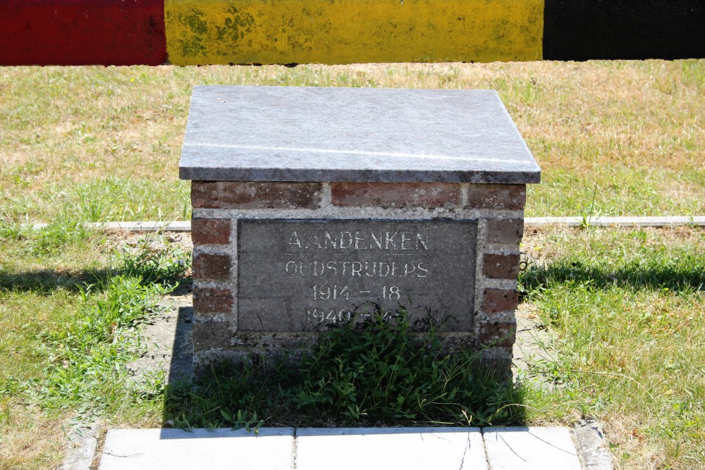 Remembrance Stone Veterans Mannekensvere