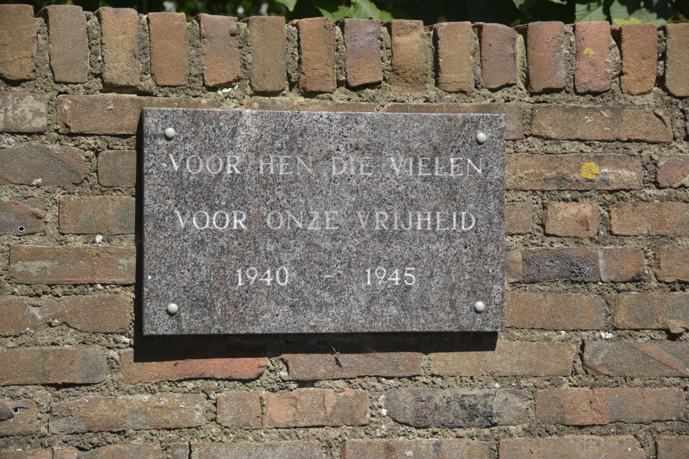 Oorlogsmonument Reusel #2