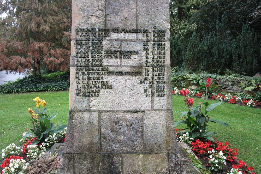 Oorlogsmonument Gemeentelijke Begraafplaats 