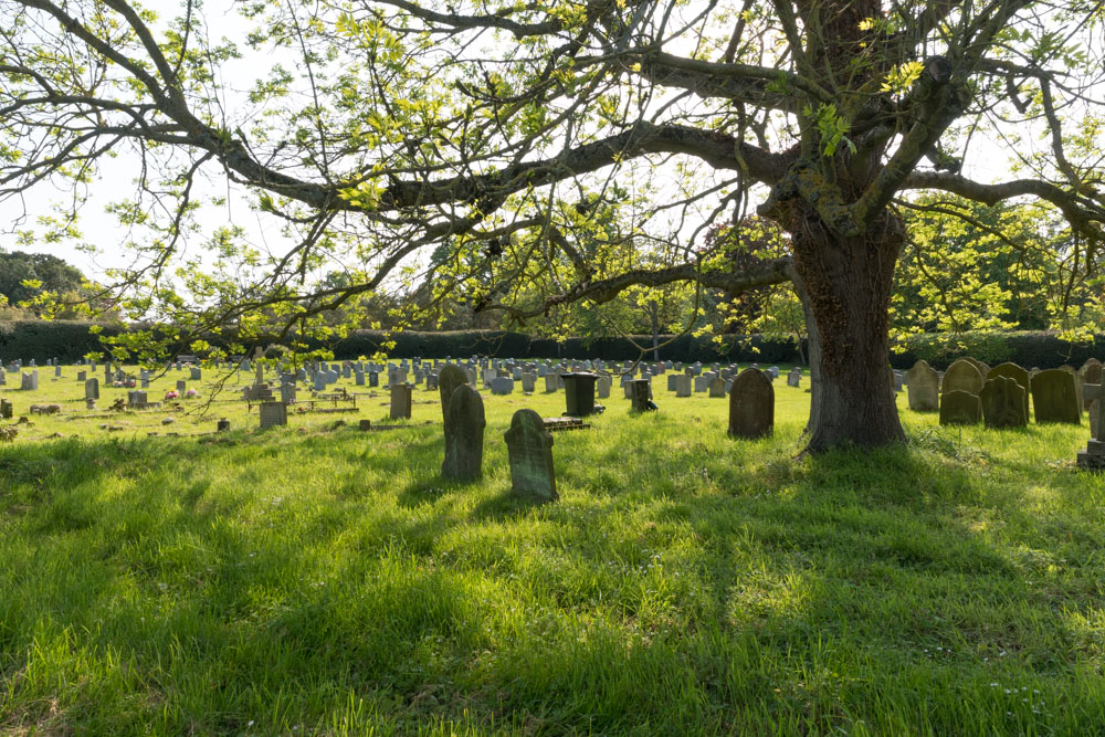 Oorlogsgraven van het Gemenebest All Saints Churchyard #3