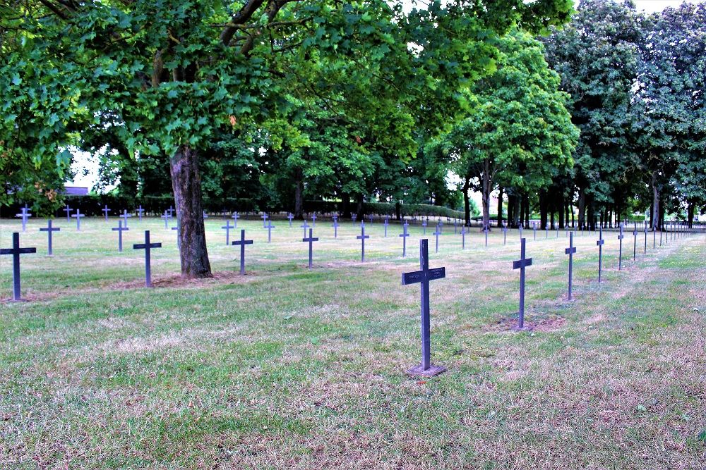 War Cemetery Montdidier #3