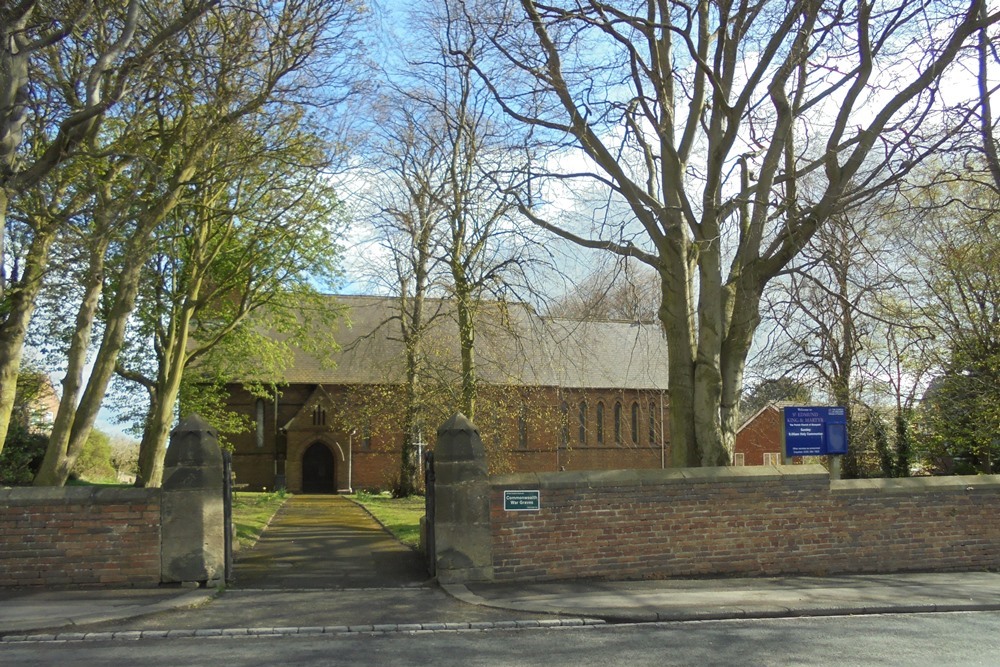 Commonwealth War Graves St. Edmund Churchyard