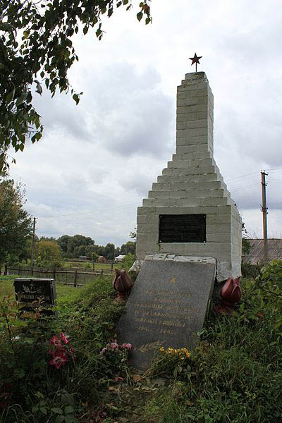 Mass Grave Soviet Soldiers Polozhai #1