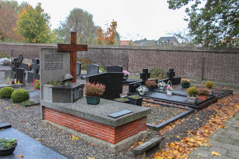 Dutch War Grave H Martinus Cemetery Neer #1