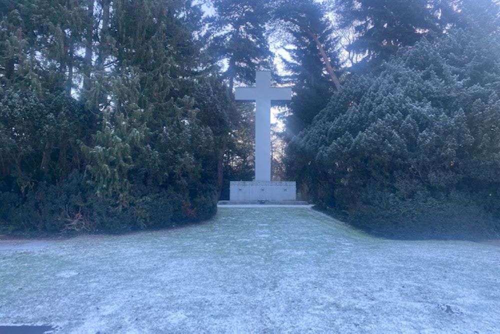 Memorial Cross Victims 