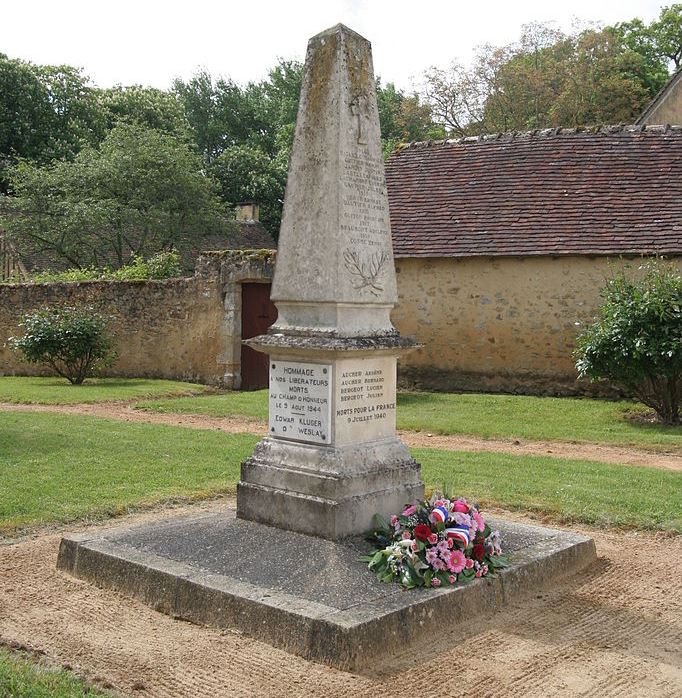 Oorlogsmonument Courcival #1