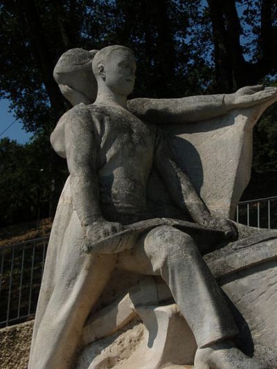 War Memorial Château-Arnoux #1
