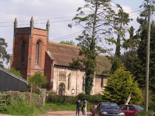 Oorlogsgraf van het Gemenebest St. Peter and St. Paul Churchyard