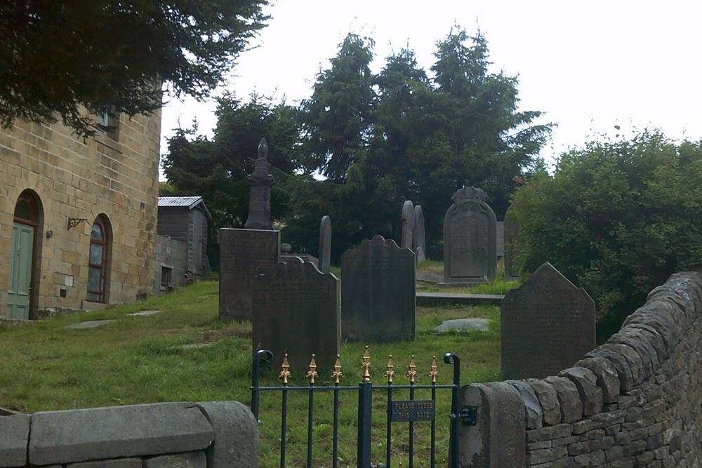 Commonwealth War Graves Clough Foot Congregational Chapelyard #1