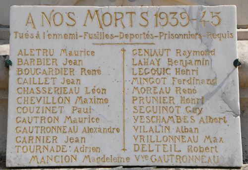Oorlogsmonument Marans #4