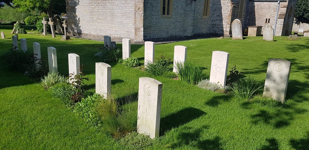Oorlogsgraven van het Gemenebest St. Bartholomew Churchyard #2