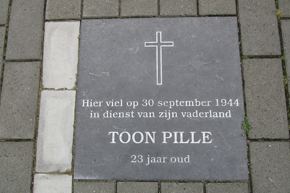 Memorial Toon Pille #1