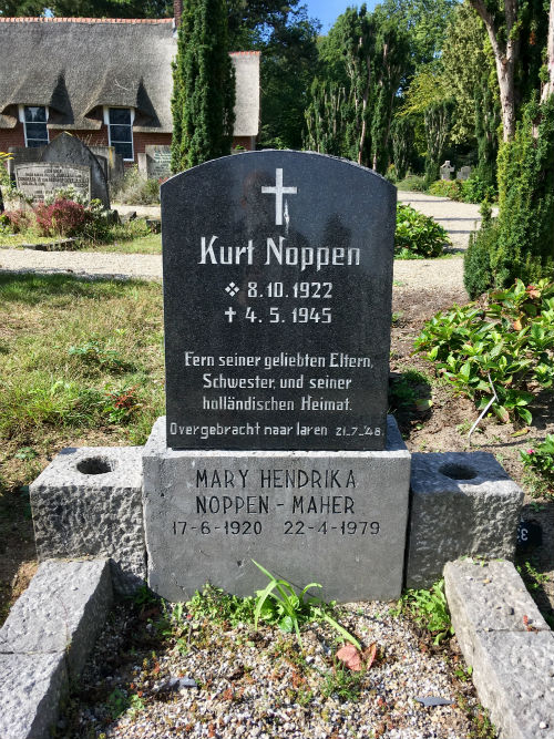 Municipal Cemetery Laren #4