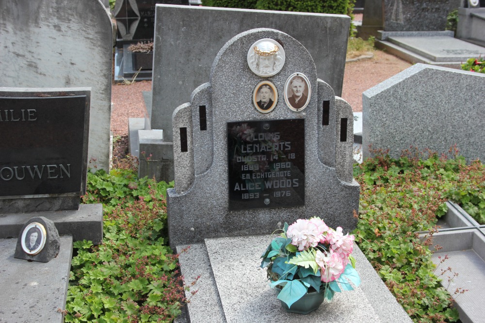 Belgian Graves Veterans Hoeselt #2