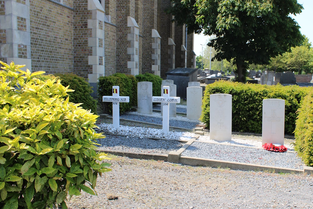 Belgische Oorlogsgraven Bredene Dorp