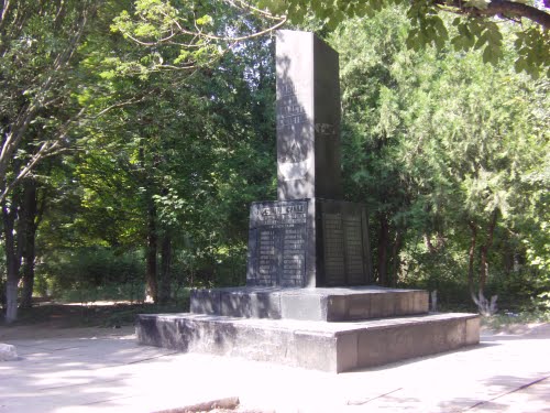 Oorlogsmonument Novopavlivka #1