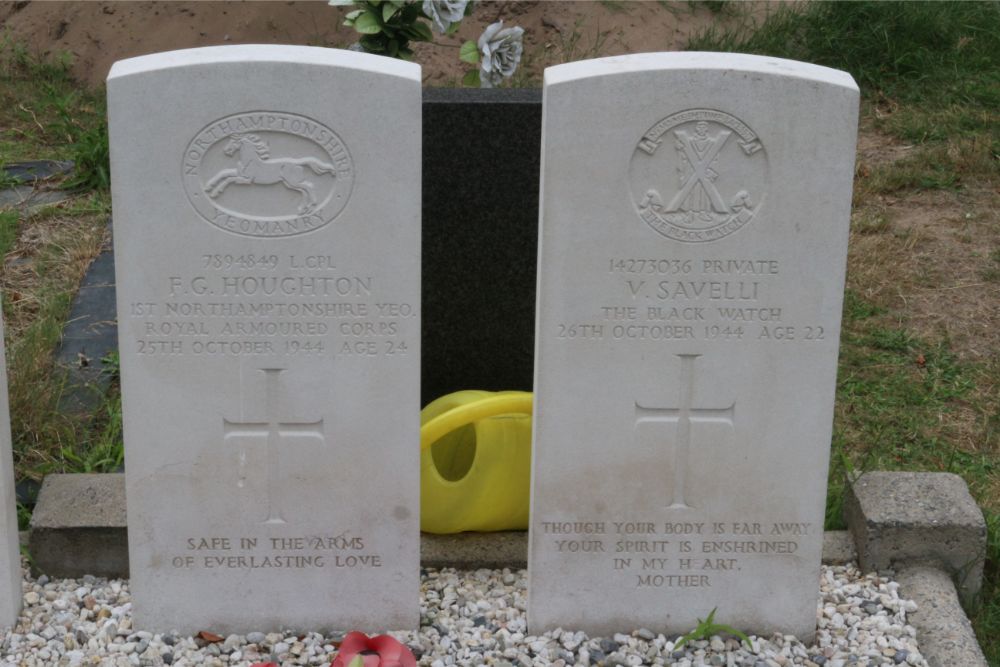 Commonwealth War Graves Municipal Cemetery Vught #5