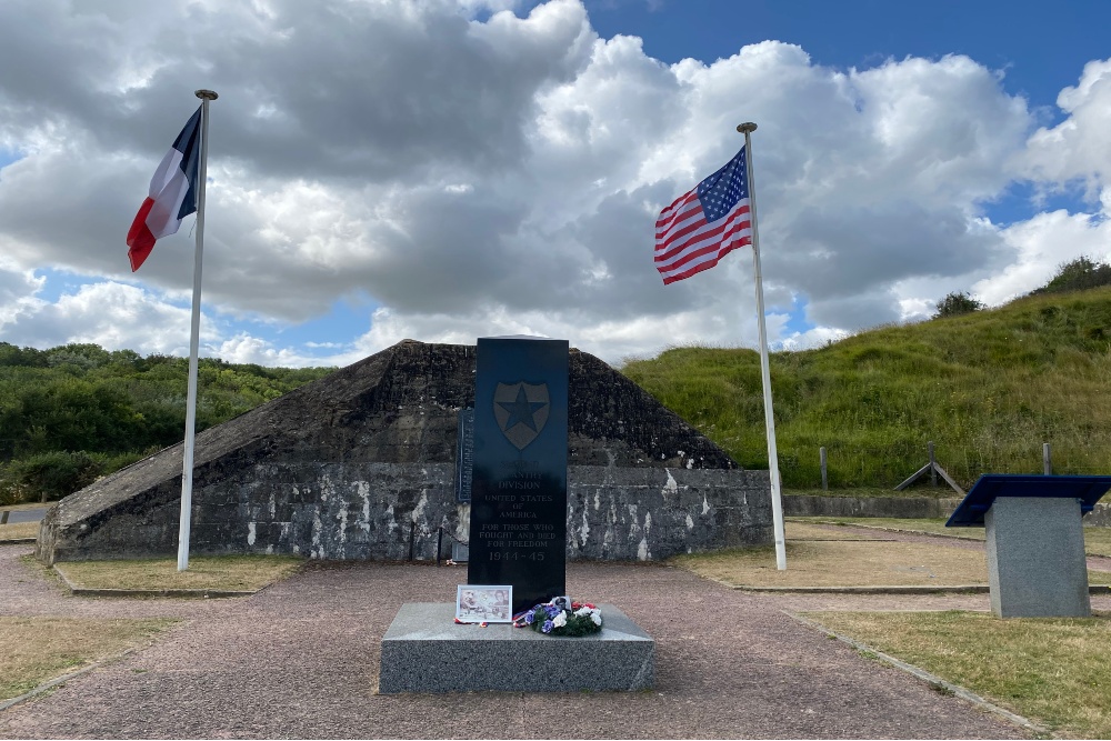 Monument 2nd Division Omaha Beach #3