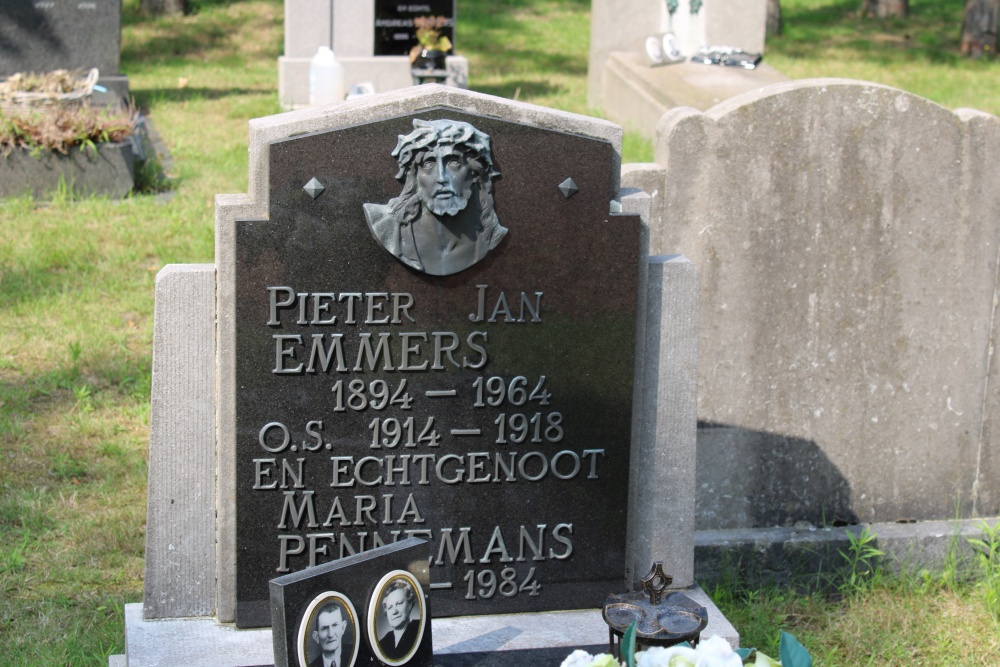 Belgian Graves Veterans Lommel Center Cmetery #1