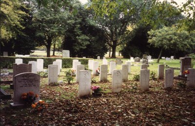 Commonwealth War Graves Boston Cemetery