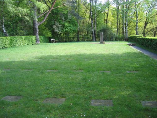 Camp Cemetery Kalmusweiher