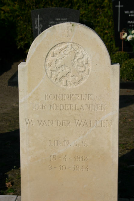 Dutch War Grave R.C. Cemetery Liessel #1
