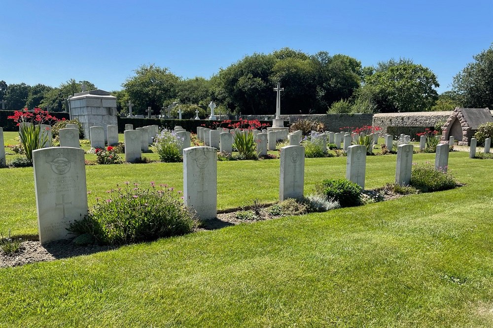 Commonwealth War Graves Dinard #2