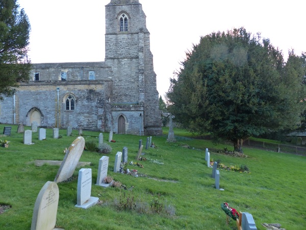 Oorlogsgraf van het Gemenebest St. Peter Churchyard #1