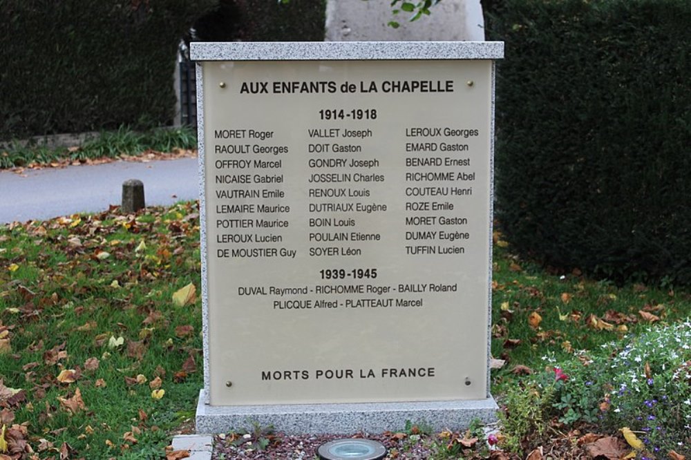 War Memorial Crcy-la-Chapelle #2
