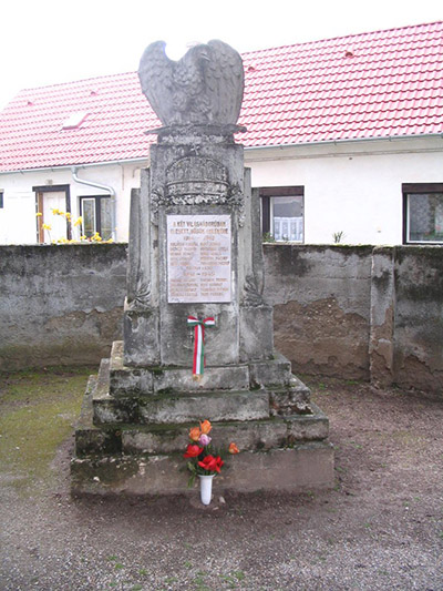 Oorlogsmonument Gencsapati #1