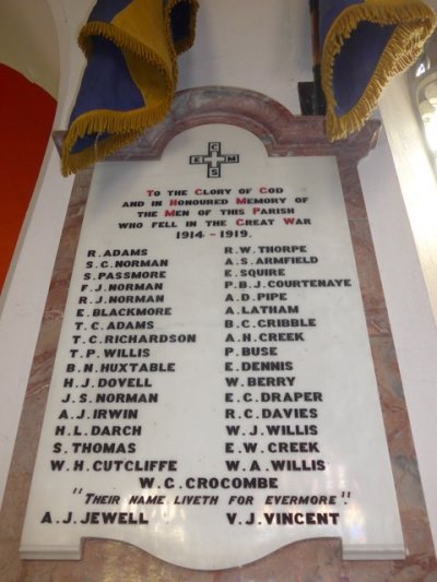Oorlogsmonument St. Peter Ad Vincula Church Combe Martin #1