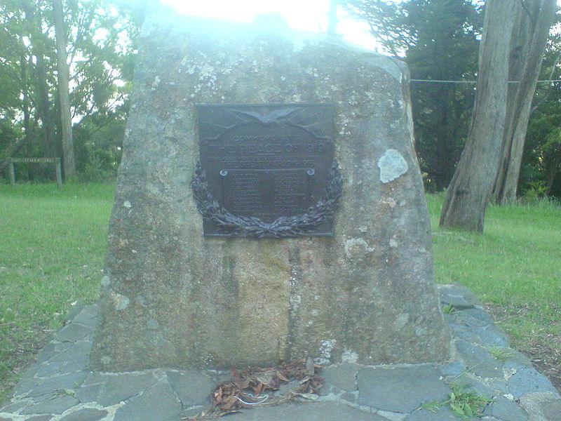 Oorlogsmonument Mount Dandenong #1