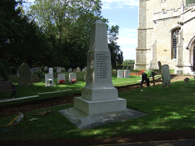 Oorlogsmonument Riseley #1