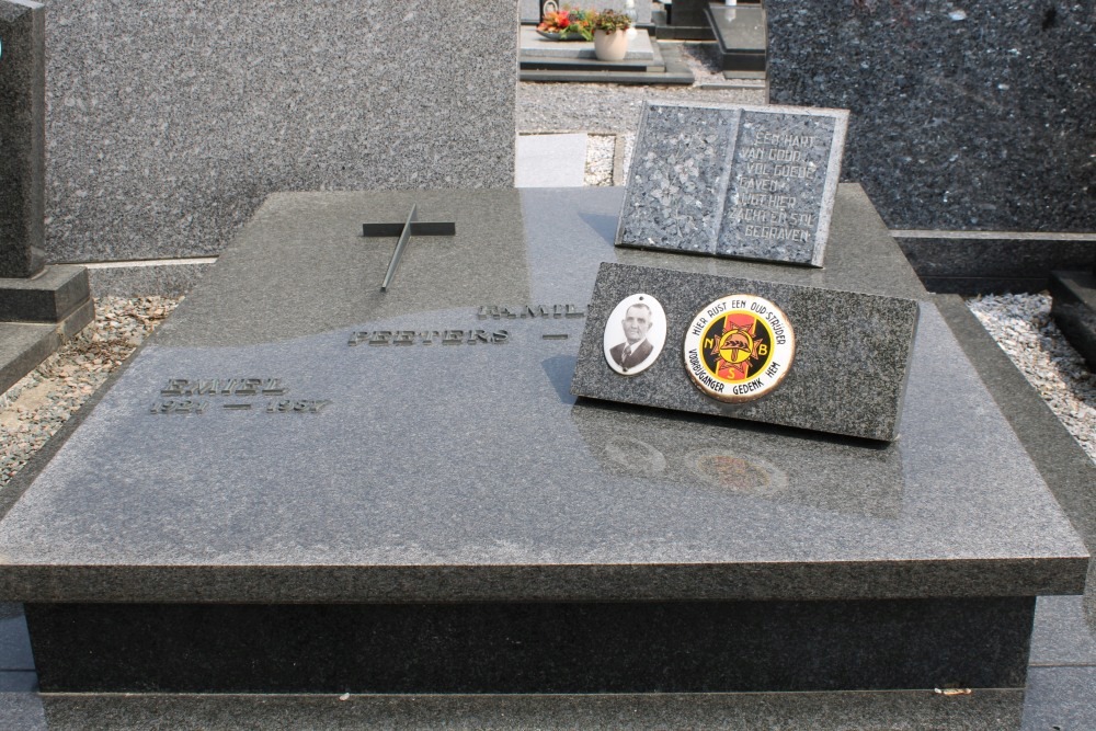 Belgische Graven Oudstrijders Tessenderlo Begraafplaats Engsbergen #5