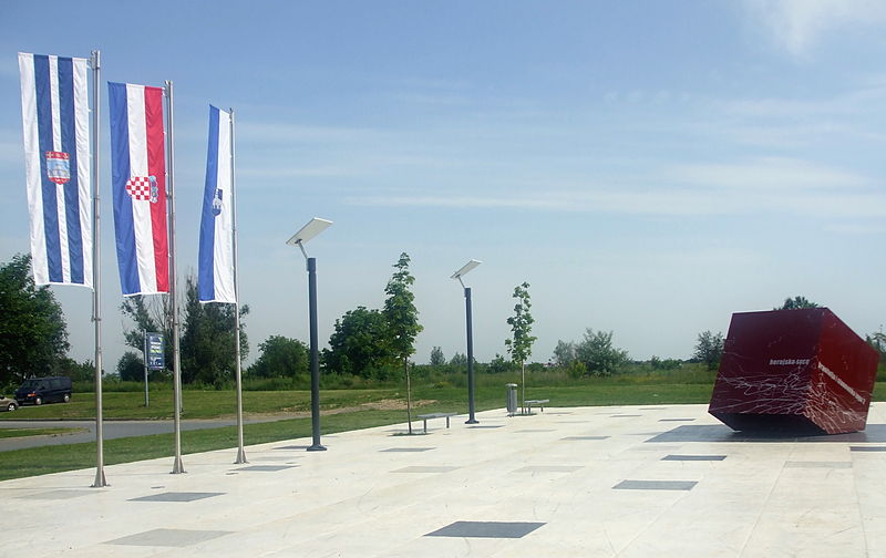 Monument Gesneuvelde Kroatische Verdedigers Osijek #1