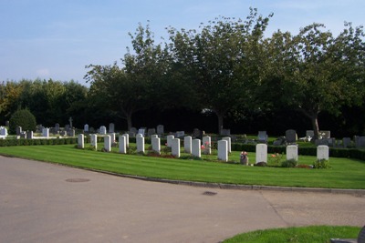 Commonwealth War Graves Gunnersbury Cemetery #1