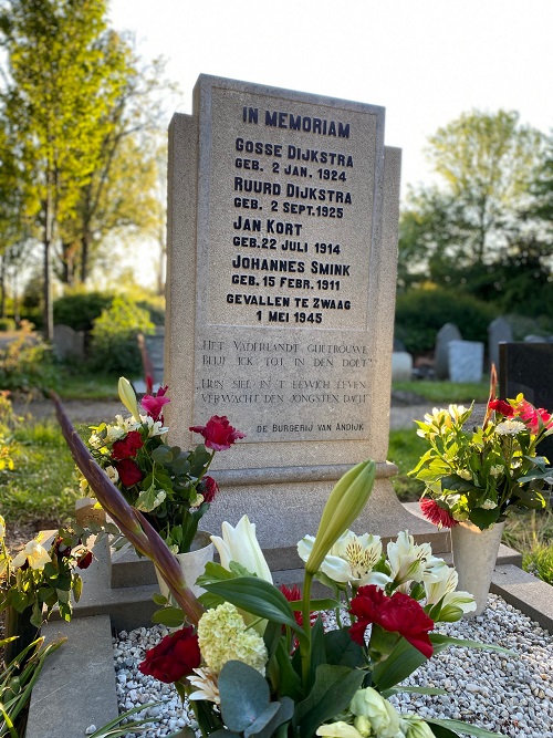 Memorial Cemetery East Andijk #4