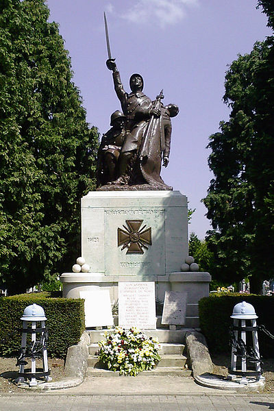 Oorlogsmonument Wattrelos #1