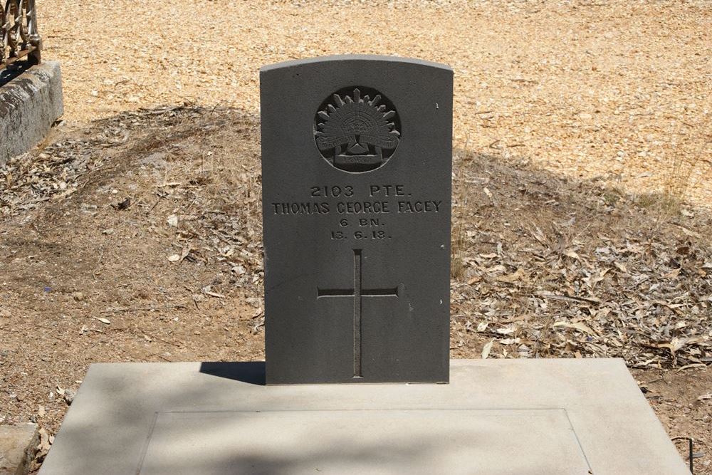 Commonwealth War Grave Harcourt General Cemetery #1