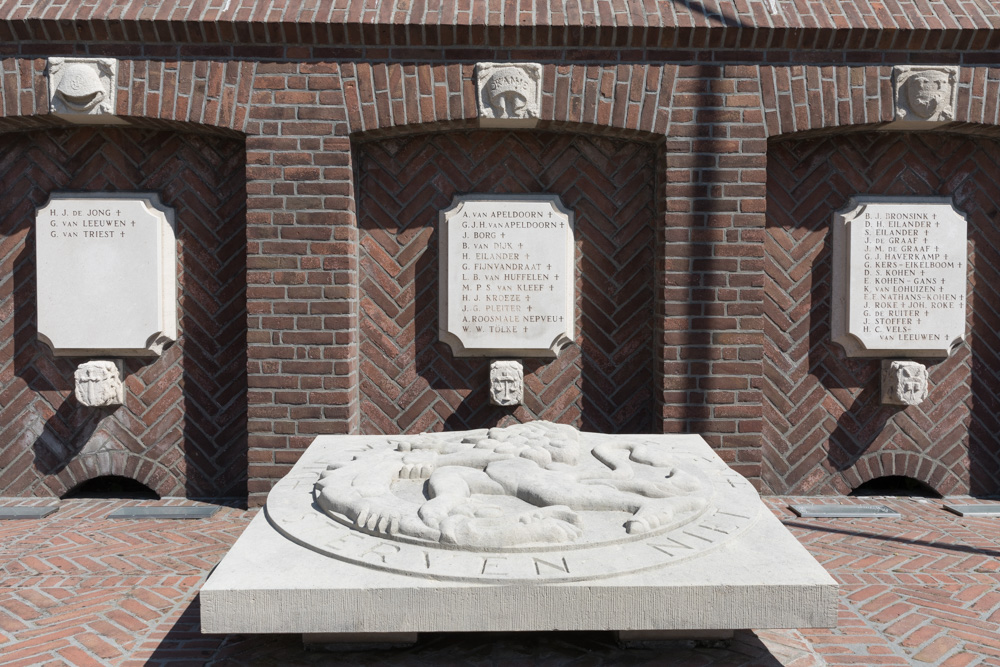 War Memorial Heerde #2