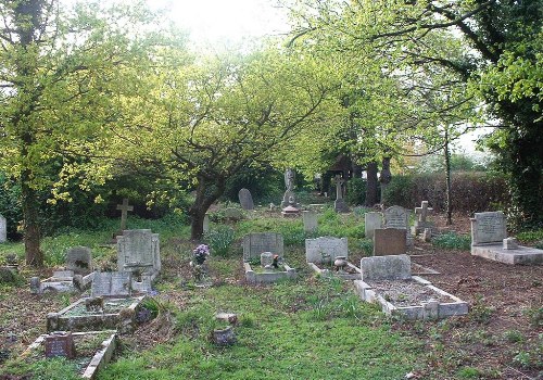 Commonwealth War Graves Bedfont Church Cemetery #1