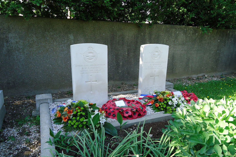 Commonwealth War Graves Protestant Cemetery Grevenbicht #1