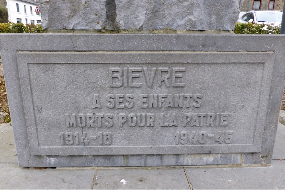 War Memorial Bièvre #3