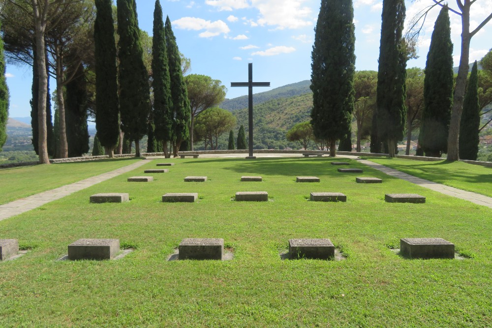 Duitse Oorlogsbegraafplaats Cassino #4