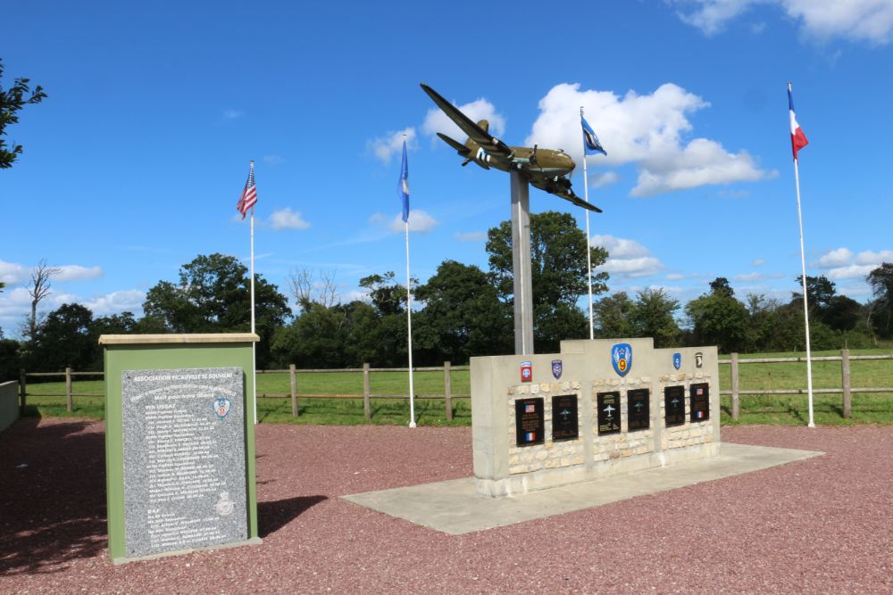 Monument 82nd en 101st Airborne Division #1