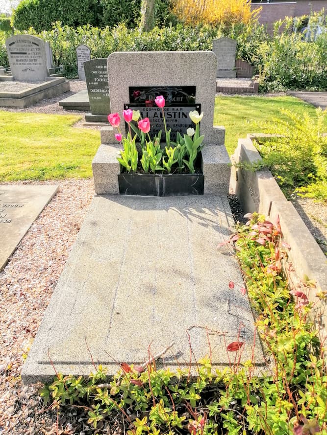 Commonwealth War Grave General Cemetery Herkingen #2
